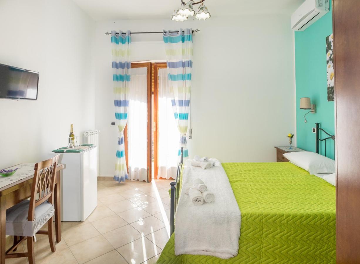 Vivere A Colori Vico Equense Exterior photo